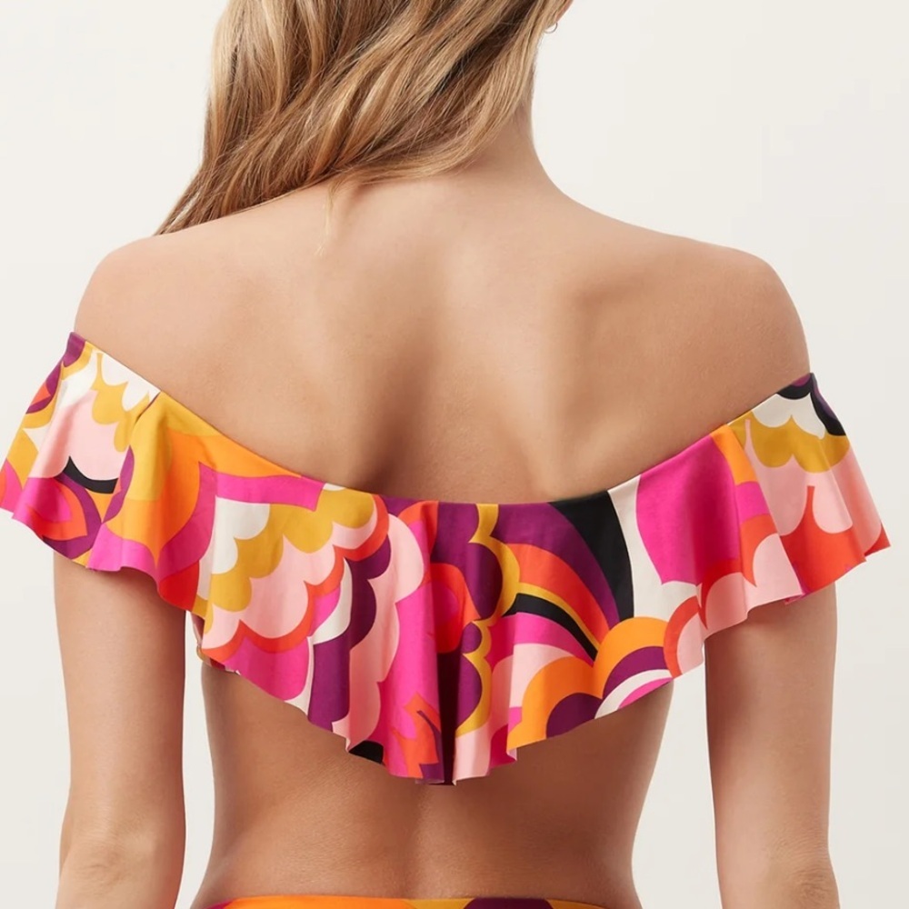 NWT Trina Turk Fan Faire Off The Shoulder Ruffle Bandeau Swim Top sz 6 - Picture 3 of 8